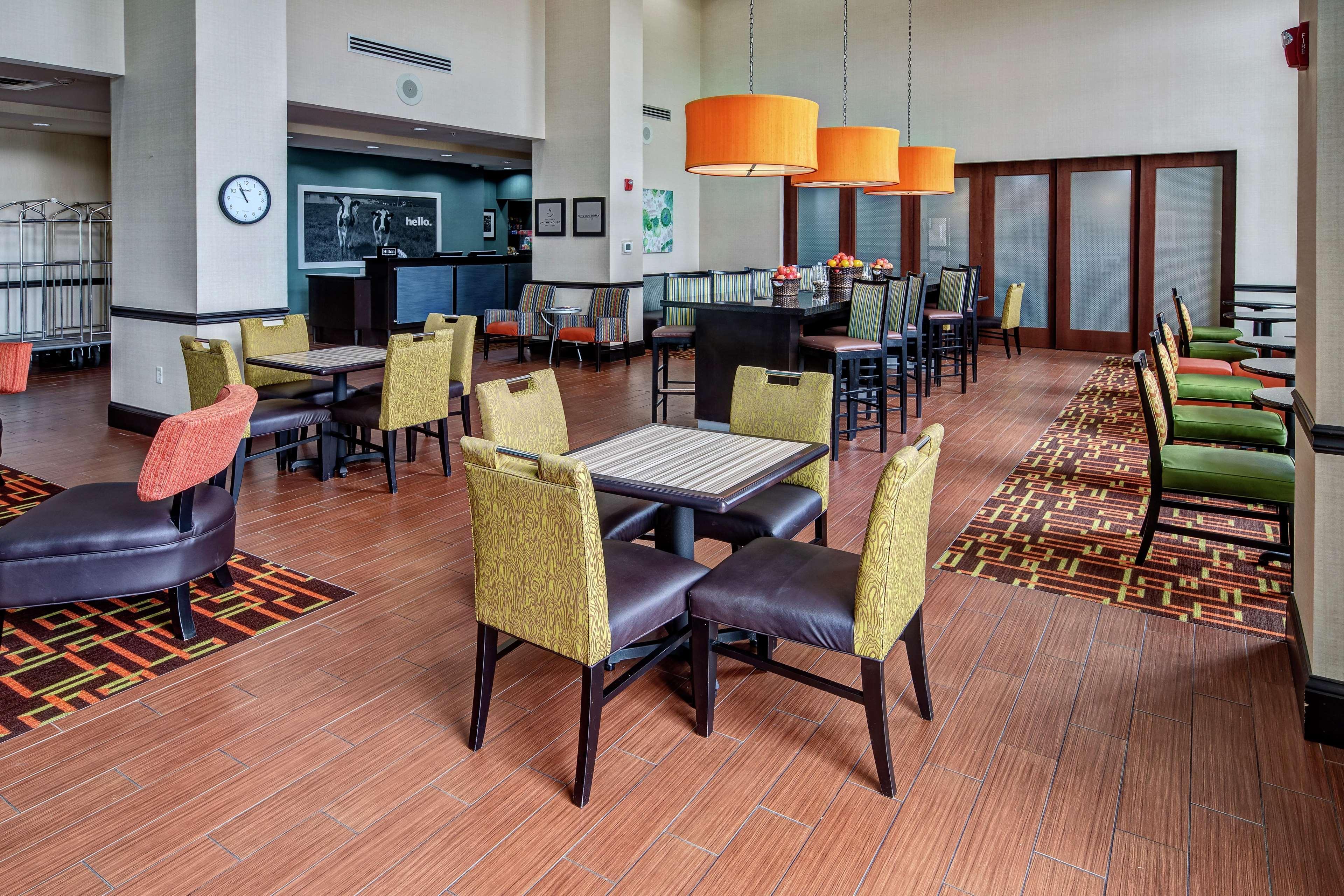Hampton Inn & Suites Κλάρκσβιλ Εξωτερικό φωτογραφία