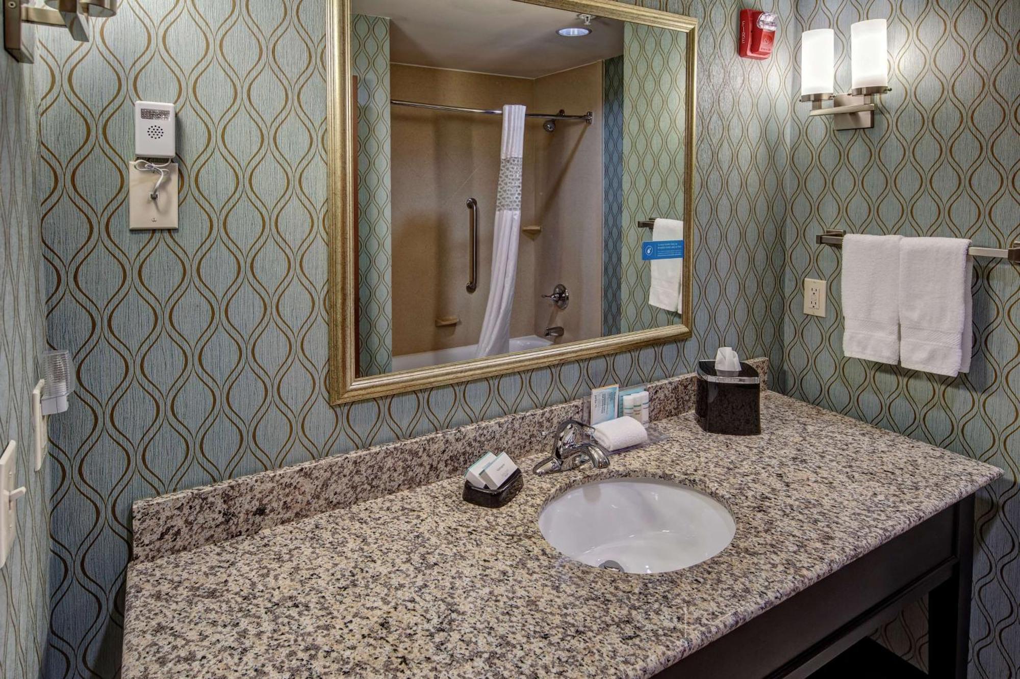 Hampton Inn & Suites Κλάρκσβιλ Εξωτερικό φωτογραφία
